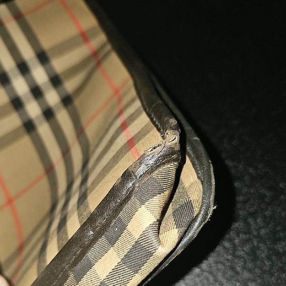 Burberrys Tan and Black Document Bag - Picture 8 of 12